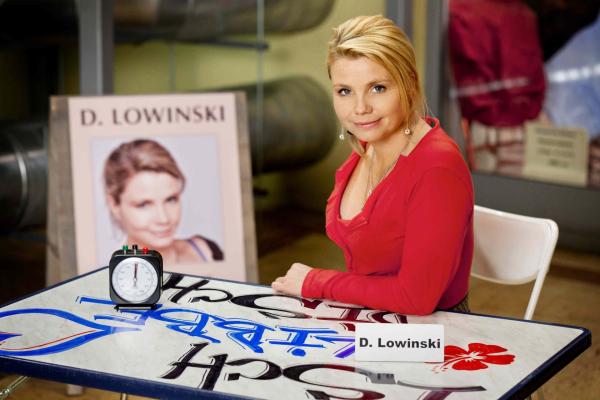 Bild 1 von 24: (3. Staffel) - Danni Lowinski (Annette Frier) ist die ungewöhnlichste Rechtsanwältin von Köln ...