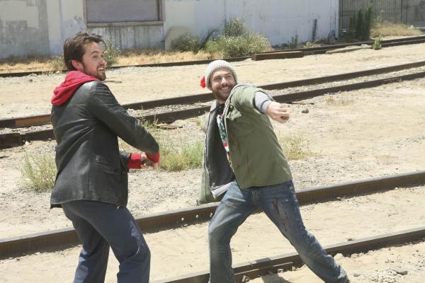 Bild 1 von 10: Mac (Rob McElhenney, l.); Charlie Kelly (Charlie Day, r.)
