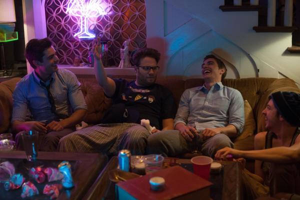 Bild 1 von 20: Als Mac (Seth Rogen, 2.v.l.) sich entschließt, die Studentenverbindung von Teddy (Zac Efron, l.), Pete (Dave Franco, 2.v.r.) und Scoonie (Christopher Mintz-Plasse, r.) verbieten zu lassen, setzen diese zum Gegenschlag an und schrecken vor nichts zurück ...