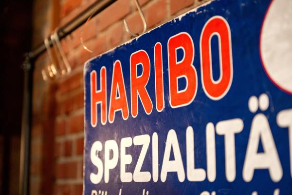Bild 1 von 6: Haribo gibt es schon seit 1920. Heute ist der Süßwarenhersteller ein milliardenschweres Unternehmen.