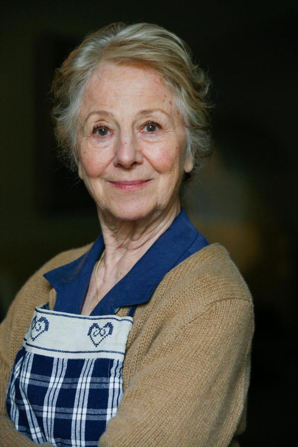 Bild 1 von 3: Im Bild: Bibiana Zeller (Rosemarie).