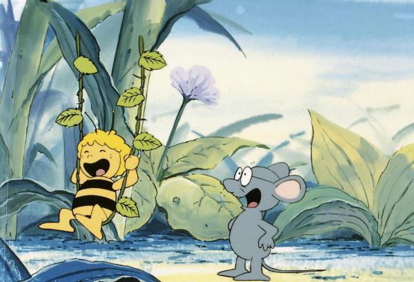 Bild 1 von 11: Im Bild: Maja und Alexander vergnügen sich in einem fremden Garten.