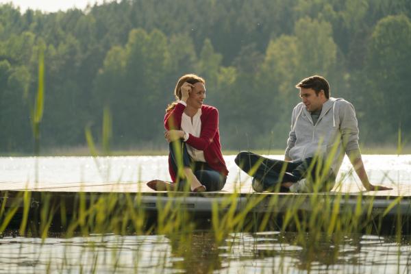 Bild 1 von 15: Ben (Pierre Kiwitt) öffnet sich Luisa (Nike Fuhrmann).