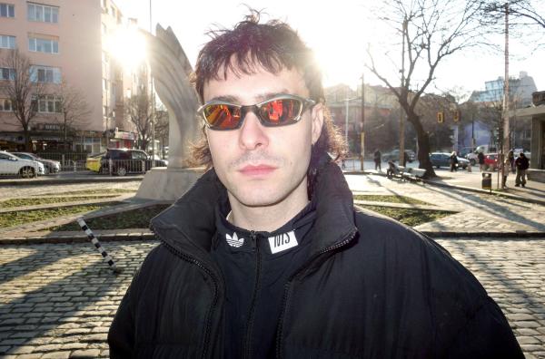 Bild 1 von 4: DJ Goro lässt das ehemals verbotene Musikgenre Tschalga auf seinen Partys wieder aufleben.