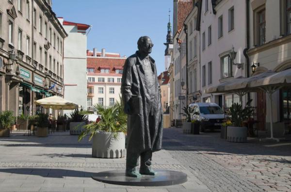 Bild 1 von 3: Die Esten haben stets von Freiheit geträumt. Diese Sehnsucht hat der Autor Jaan Kross im Jahr 1978, als Estland noch in sowjetischer Hand war, in seinem Roman ?Der Verrückte des Zaren? verarbeitet.