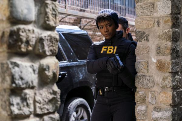 Bild 1 von 4: Special Agent Tiffany Wallace (Katherine Renee Kane)