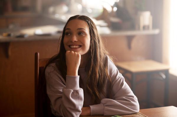 Bild 1 von 15: Nach dem Umzug hat sich Lindy (Maddie Ziegler) in der neuen Umgebung sehr gut eingelebt.