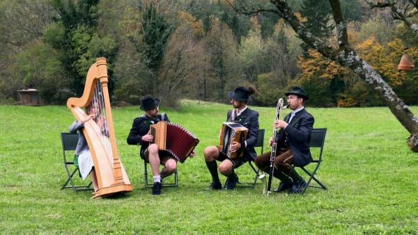 Bild 1 von 7: Im Bild: Zirbenschnopsmusi.