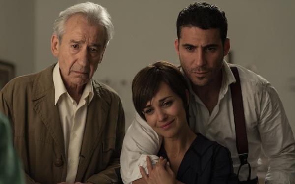 Bild 1 von 6: (v.l.n.r.) Emilio López (José Sacristán); Ana Rivera (Paula Echevarría); Alberto Márquez (Miguel Ãngel Silvestre)
