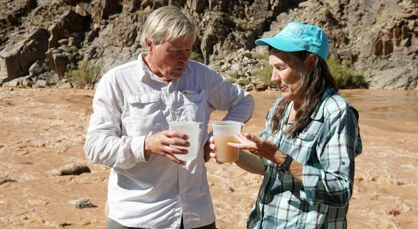 Bild 1 von 4: Prof. Karl Karlstrom ist Geologe und Prof. Laura Crossey ist Geochemikerin. Prof. Karlstrom hat herausgefunden, dass der Grand Canyon viel jünger ist, als gedacht: Er ist nur fünf bis sechs Millionen Jahre alt.