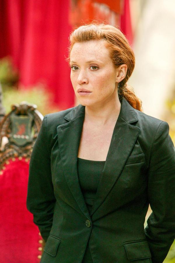 Bild 1 von 14: Im Bild: Daisy Lewis (Emma Golding).