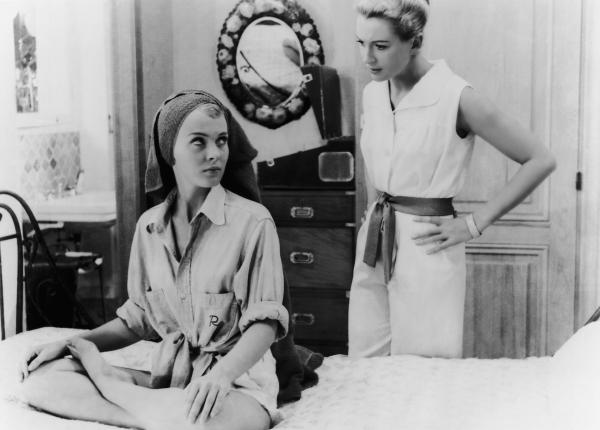 Bild 1 von 2: Zwischen Cécile (Jean Seberg, links) und Anne (Deborah Kerr), der Freundin von Céciles Vater, entstehen immer wieder Meinungsverschiedenheiten.