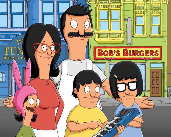 Bild 1 von 17: Die große Wiedereröffnung von Bob's Burgers steht an. Deshalb versammelt Bob (M.) sein Team, bestehend aus seiner Frau Linda (2.v.l.) und seinen Kindern Louise (l.), Gene (2.v.r.) und Tina (r.), und weist jedem eine spezielle Aufgabe zu ...