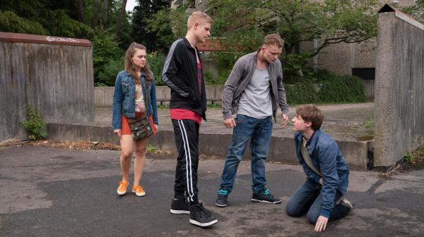 Bild 1 von 7: (v.l.n.r.) Pia Stern (Amelie Hennig); Pascal Münchhoff (Karl Schaper); Mirko Münchhoff (Vito Sack); Lukas Berger (Filip Januchowski)