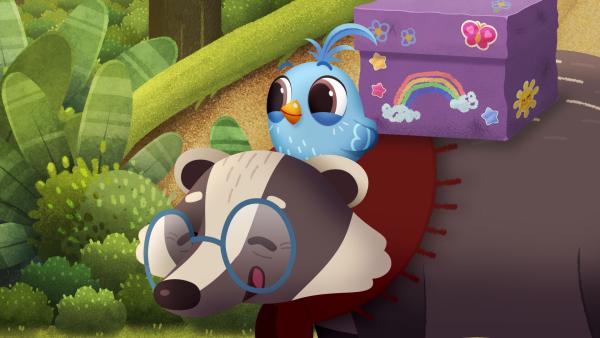 Bild 1 von 1: Odo und ihre Mutter kommen heute zusammen ins Camp und bringen eine Schachtel mit Erinnerungsstücken mit.