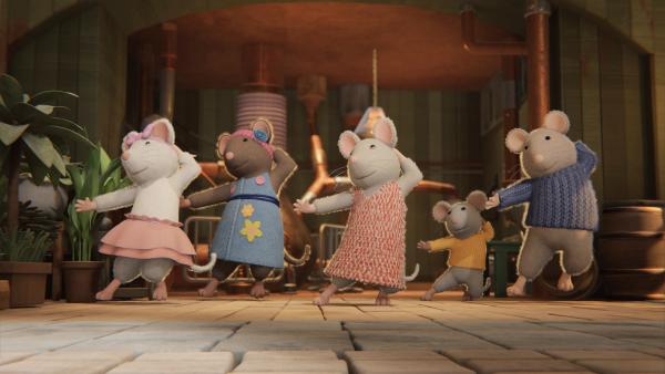 Bild 1 von 4: Von links: Ella, Sarah, Julia, Ben und Sam - alle tanzen miteinander die fröhliche Choreographie, die sich Julia ausgedacht hat.