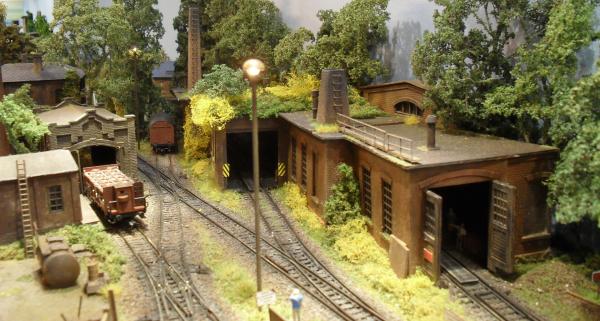Bild 1 von 1: Herausragende Miniaturwelten in unterschiedlichen Größen, eingefangen auf den großen Modellbahnmessen Deutschlands, haben es geschafft, hunderttausende von Modellbahnfreunden zu verzaubern.