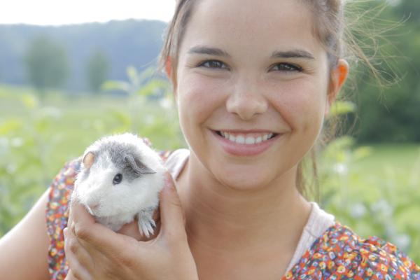 Bild 1 von 3: Anna und die Haustiere