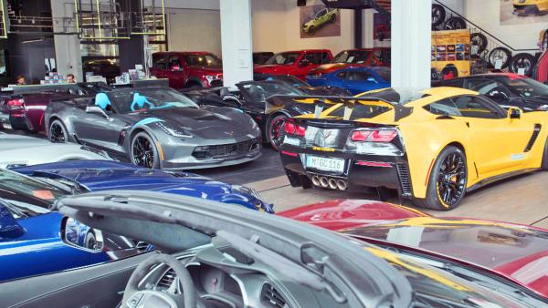 Bild 1 von 3: Deutschlands größter Händler für US-Fahrzeuge erfreut sich einer kaufstarken Kundschaft aus Deutschland und dem Ausland.