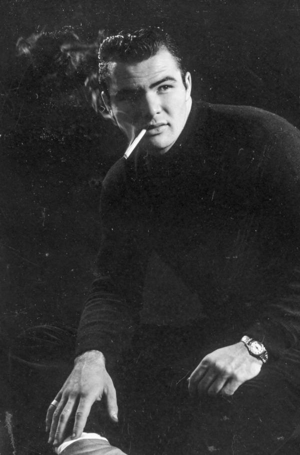 Bild 1 von 3: Burt Reynolds in seinen jungen Jahren: Der 1936 in Lansing, Michigan, geborene Reynolds wurde durch TV-Serien wie \