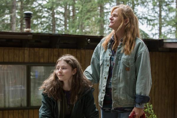 Bild 1 von 7: Im Bild: Thomasin McKenzie (Tom), Dale Dickey (Dale).