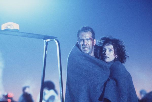 Bild 1 von 4: Bruce Willis als John McClane, Bonnie Bedelia als seine Frau Holly McClane: Der Spuk geht zu Ende...