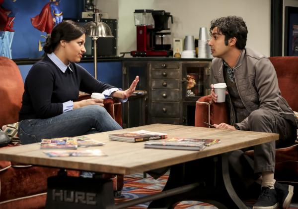 Bild 1 von 9: Anu (Rati Gupta, l.); Raj (Kunal Nayyar, r.)