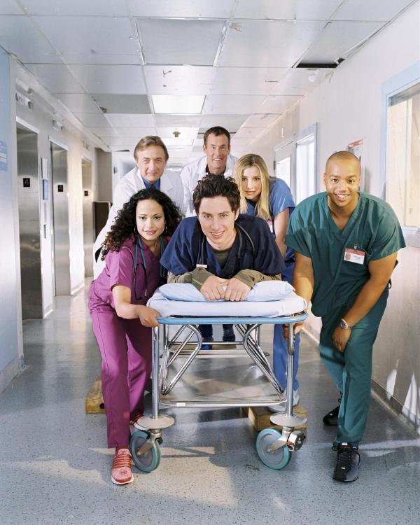 Bild 1 von 34: Im Bild (v.li.): Judy Reyes (Carla Espinosa), Ken Jenkins (Dr. Bob Kelso), Zach Braff (John 'J.D.' Dorian), John C. McGinley (Dr. Perry Cox), Sarah Chalke (Elliot Reid), Donald Faison (Chris Turk).
