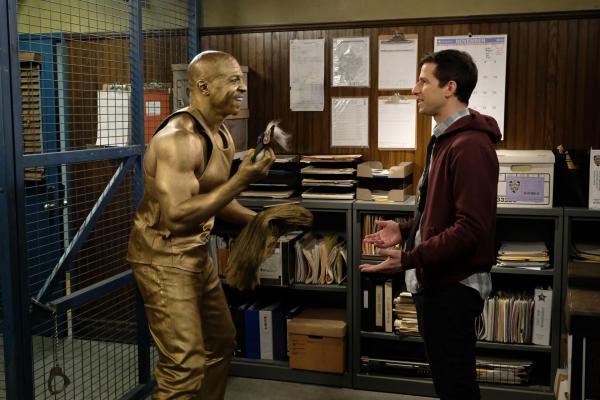 Bild 1 von 17: Terry Jeffords (Terry Crews, l.); Jake Peralta (Andy Samberg, r.)