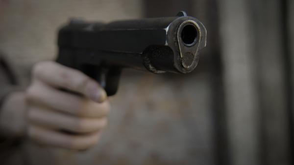 Bild 1 von 4: Der erst knapp 20-järige Werner Gladow erschießt im Mai 1949 einen Juwelier mit einer Pistole aus Wehrmachtsbeständen.