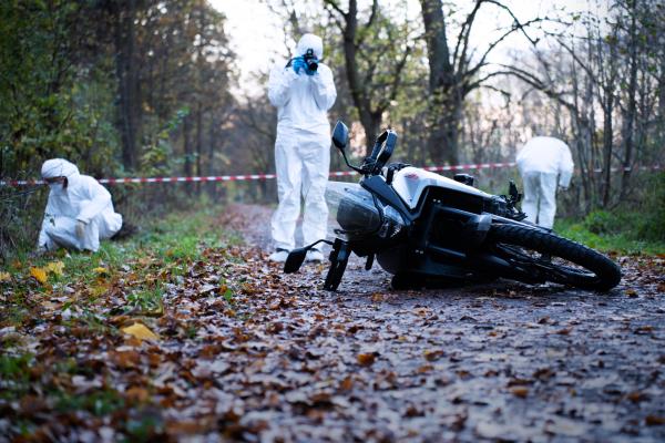 Bild 1 von 10: Eine Beobachtung aus der Tatnacht liefert bei genauer Betrachtung Erstaunliches: Möglicherweise hat es die Polizei bei einem der Täter mit einem alten Bekannten zu tun.