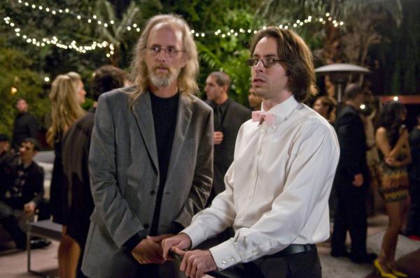 Bild 1 von 5: Gordon Theodore (Dave Allen, l.); Roman DeBeers (Martin Starr, r.)