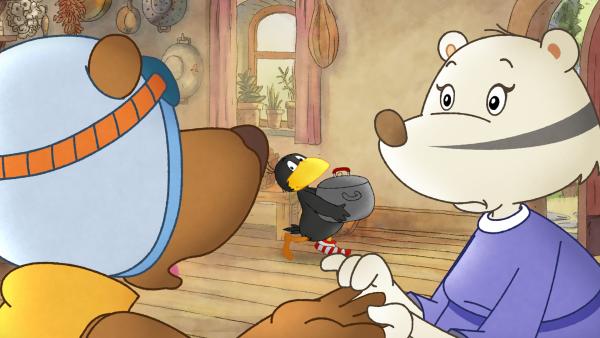 Bild 1 von 5: Während Eddi Frau Dachs ablenkt, bringt Socke die Suppe in Sicherheit.