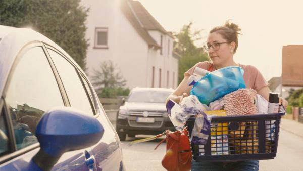 Bild 1 von 1: Martina ist gerade aufs Land gezogen.