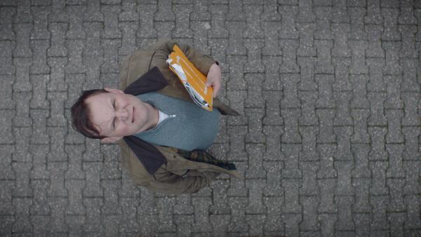 Bild 1 von 6: Devid Striesow in Dr. Böhmermanns Struwwelpeter als Hans Guck-in-die-Luft.