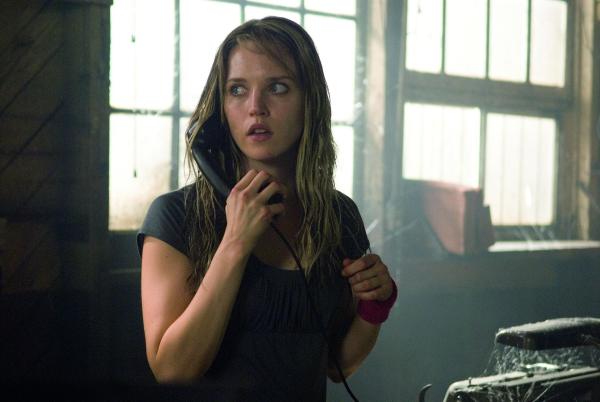 Bild 1 von 4: Nina (Erica Leehrsen)