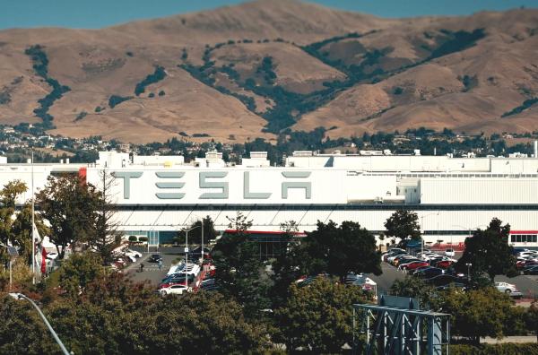 Bild 1 von 4: Tesla ist der erfolgreichste Autohersteller der Welt. Unter CEO Elon Musk hat das Unternehmen die Elektromobilität revolutioniert.