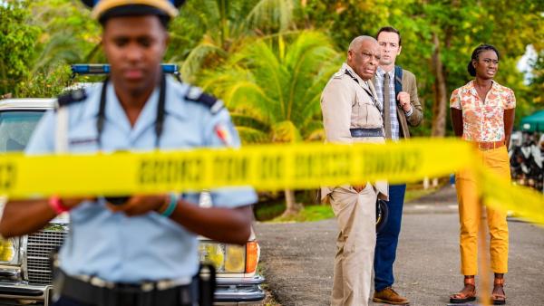 Bild 1 von 1: Im Bild (v.li.): Tahj Miles (Officer Marlon Pryce), Don Warrington (Comm. Selwyn Patterson), Ralf Little (DI Neville Parker), Shantol Jackson (DS Naomi Thomas).