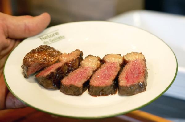Bild 1 von 2: In São Paulo gilt gegrilltes Fleisch als echte Kunstform.