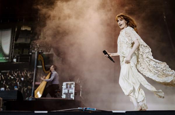 Bild 1 von 5: Florence and the Machine beim Tempelhof Sounds Festival 2022 in Berlin
