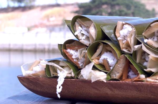 Bild 1 von 3: Auf den Philippinen: Rhodas gerollte Kokosnuss-Pfannkuchen