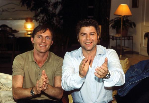 Bild 1 von 19: Jupp (Uwe Fellensiek, r.) und Falk (Dirk Martens, l.)