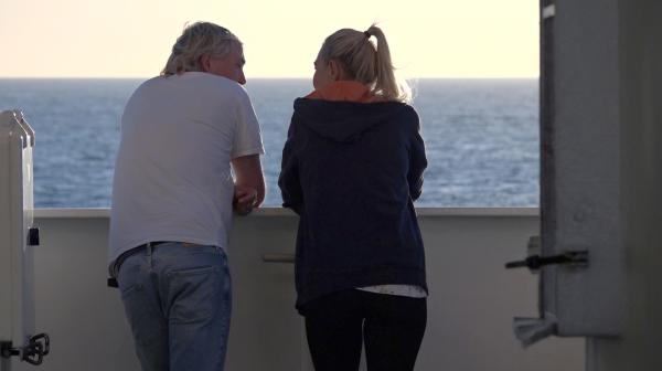 Bild 1 von 3: Weihnachten an Bord: Kapitän Ingo Drewes und seine Frau Britta.