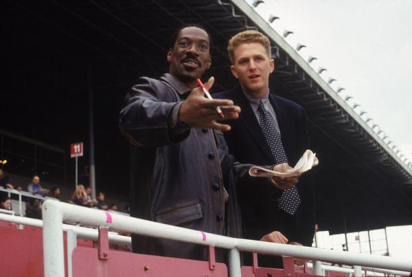 Bild 1 von 12: Scott (Eddie Murphy, l.), der seinen ermordeten Partner rächen will, nimmt gemeinsam mit seinem neuen Partner Kevin McCall (Michael Rapaport, r.) die Verfolgung des Mörders auf. Dabei gerät jedoch selbst ins Visier des Psychokillers ...