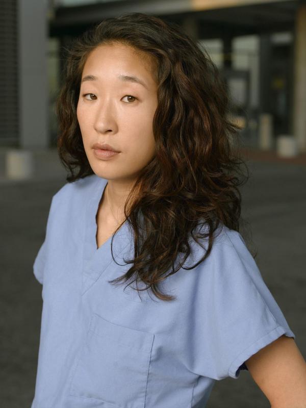 Bild 1 von 44: (1. Staffel) - Strengt sich an Arzt und dennoch Mensch zu bleiben: Dr. Cristina Yang (Sandra Oh) ...