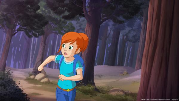 Bild 1 von 4: Zoe hat sich im Wald verlaufen.