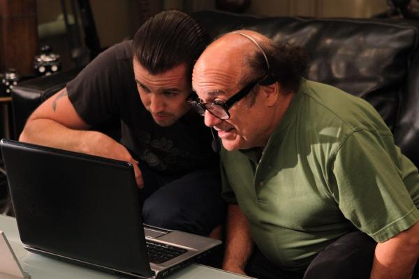 Bild 1 von 10: Mac (Rob McElhenney, l.); Frank Reynolds (Danny DeVito, r.)