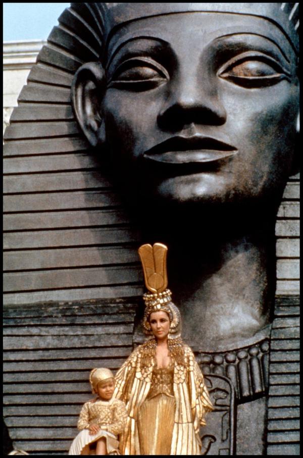 Bild 1 von 10: Im Bild: Elizabeth Taylor im Film \