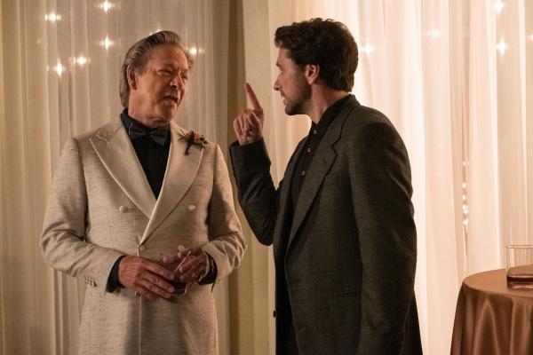 Bild 1 von 9: Jerry Vogel (Chris Cooper, l.); Lloyd Vogel (Matthew Rhys, r.)