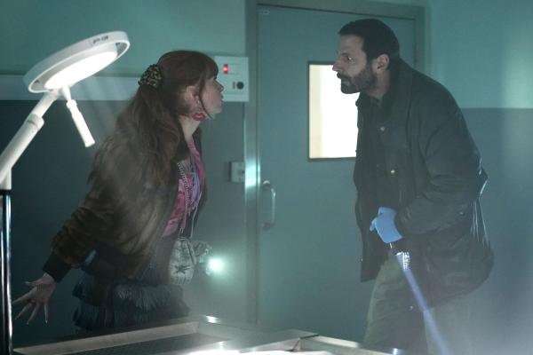 Bild 1 von 5: Morgane Alvaro (Audrey Fleurot, l.); Adam Karadec (Mehdi Nebbou, r.)